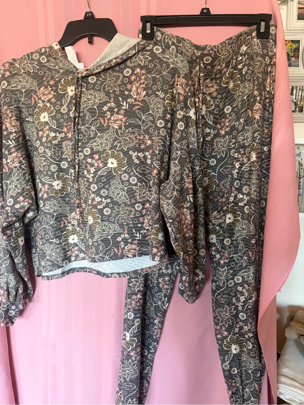 Floral Gray Lounge Set with Pink & Cream Accents
